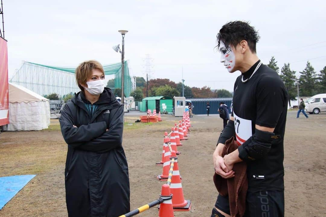 樽美酒研二さんのインスタグラム写真 - (樽美酒研二Instagram)「駅伝部の監督じゃないよキャンさんだよ😲 本番終了後、キャン督からお叱りを頂きました。」12月30日 14時21分 - ketsu.no.kamisama