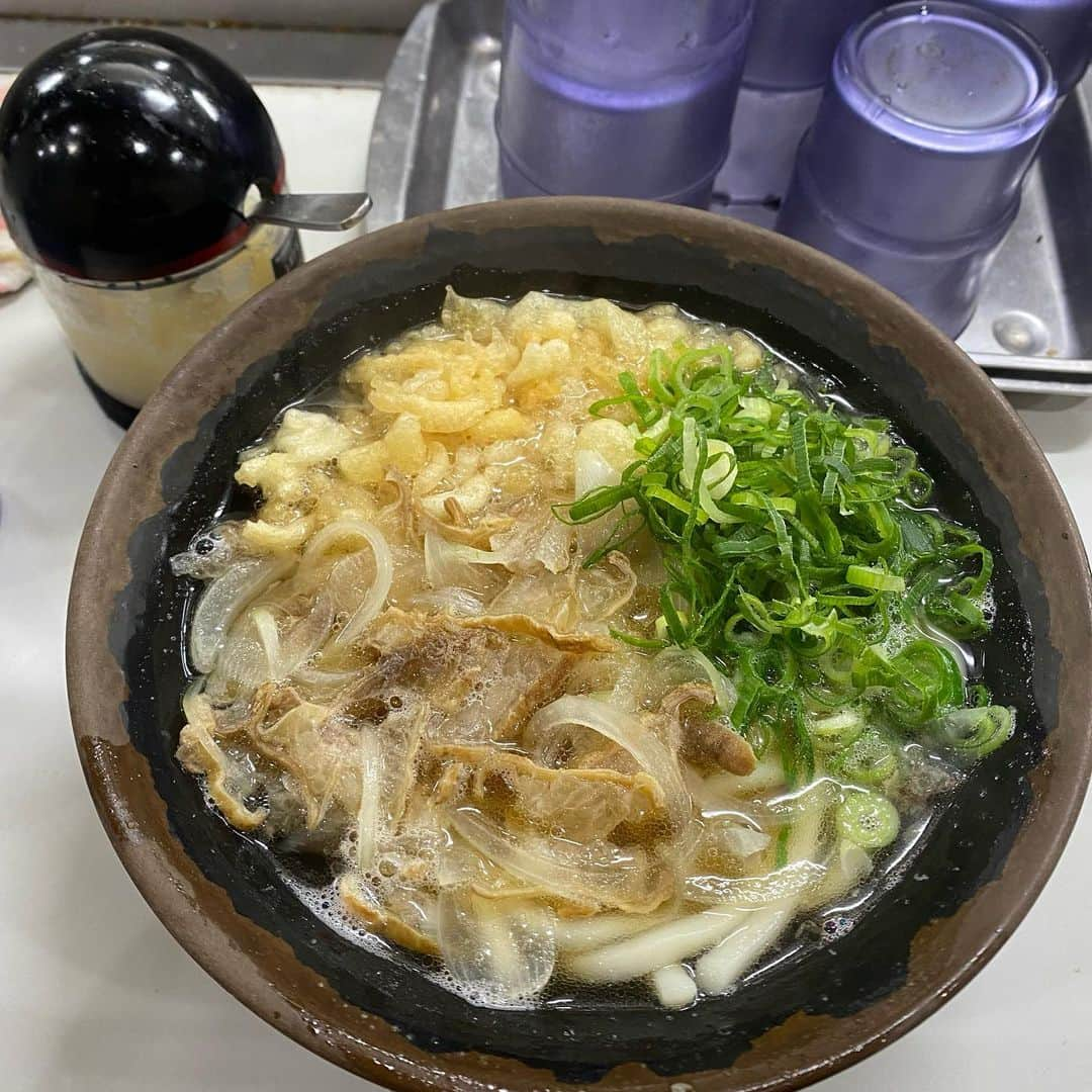 浦井のりひろさんのインスタグラム写真 - (浦井のりひろInstagram)「同期、ラーメン、同期、かすうどん。  #大阪 #2日間 #よしもと漫才劇場 #ビスケットブラザーズ原田 #一緒に行ったラーメン屋言ってたのと全然違う名前やった #ニゲルベ清友  #睨みすぎ #大阪帰ると食べたいものが多すぎる #また1月7日に行きます」12月30日 14時42分 - uraidanbura