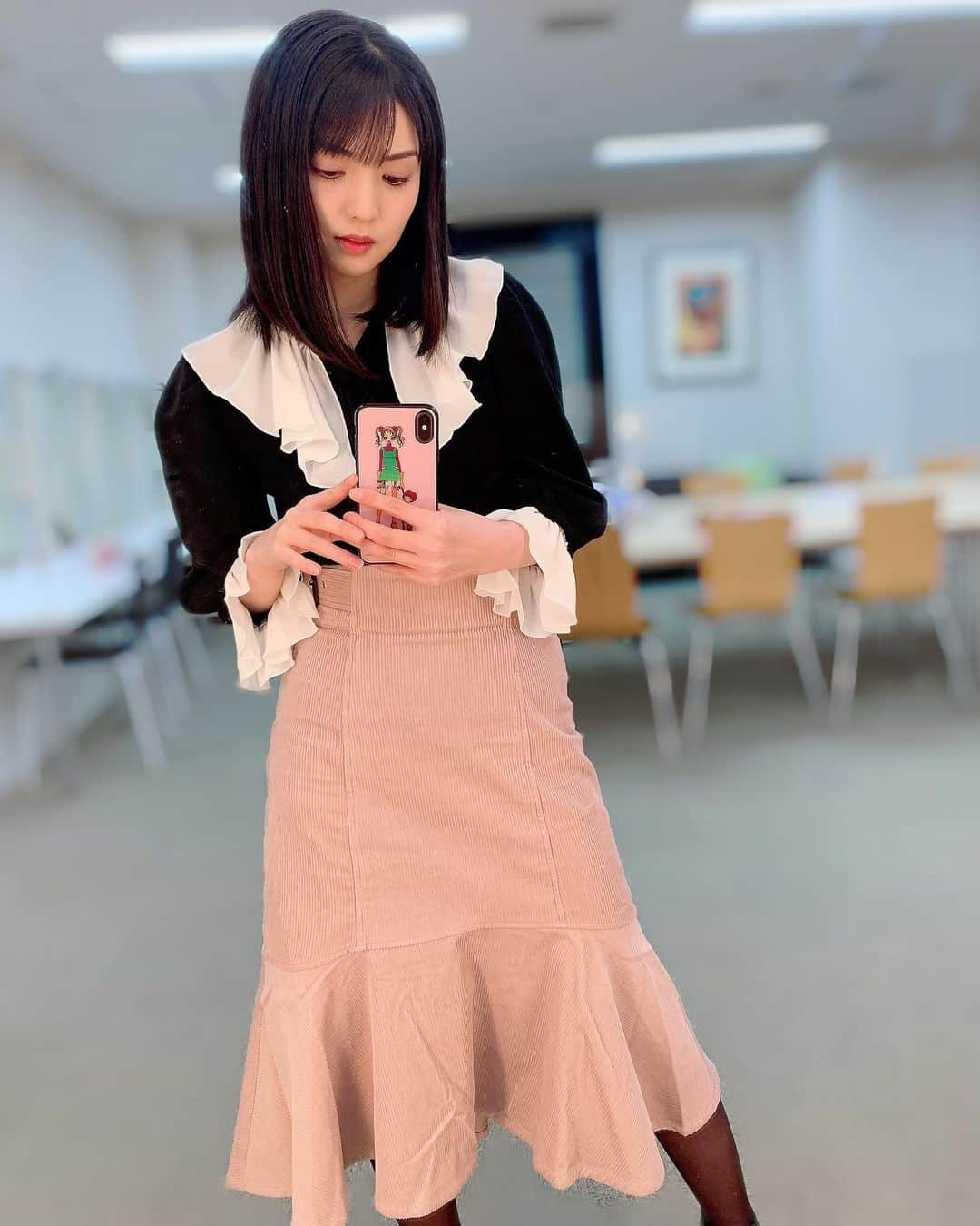 道重さゆみさんのインスタグラム写真 - (道重さゆみInstagram)「お洋服👗 トップス，スカート @31sonsdemode  エリ、かわいい！ エリと袖のフリルは取り外しもできるんだよー！色々楽しめそう…！💞 マーメイドなスカートもかわいくて嬉しい♡  リップ💄 @guccibeauty  #バームアレーヴル2 透明感のあるピンクがナチュラルで可愛いの💗  この写真撮った日は、 YouTubeチャンネル『M-line Music』のインタビューでした！✨ 大好きな大好きな曲『オレンジブルー』についてお話しました🧡💙 先日、アップされましたので、是非見てください💗  『SAYUMINGLANDOLL～希望～』Blu-ray発売中🐰」12月30日 14時53分 - sayumimichishige0713