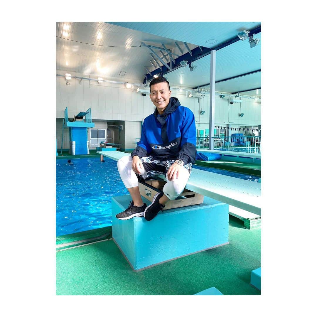 寺内健さんのインスタグラム写真 - (寺内健Instagram)「年内最後の練習は水中トレ。 このプールには41年間お世話になってます。42年目も宜しくお願いします。  そして練習のお供としてニューアイテムの時計。軽いのでトレーニングでの必須アイテムとなりそう⌚️  #champion #championjp #BeYourOwnChampion #BYOC」12月30日 15時07分 - ken_terauchi_87