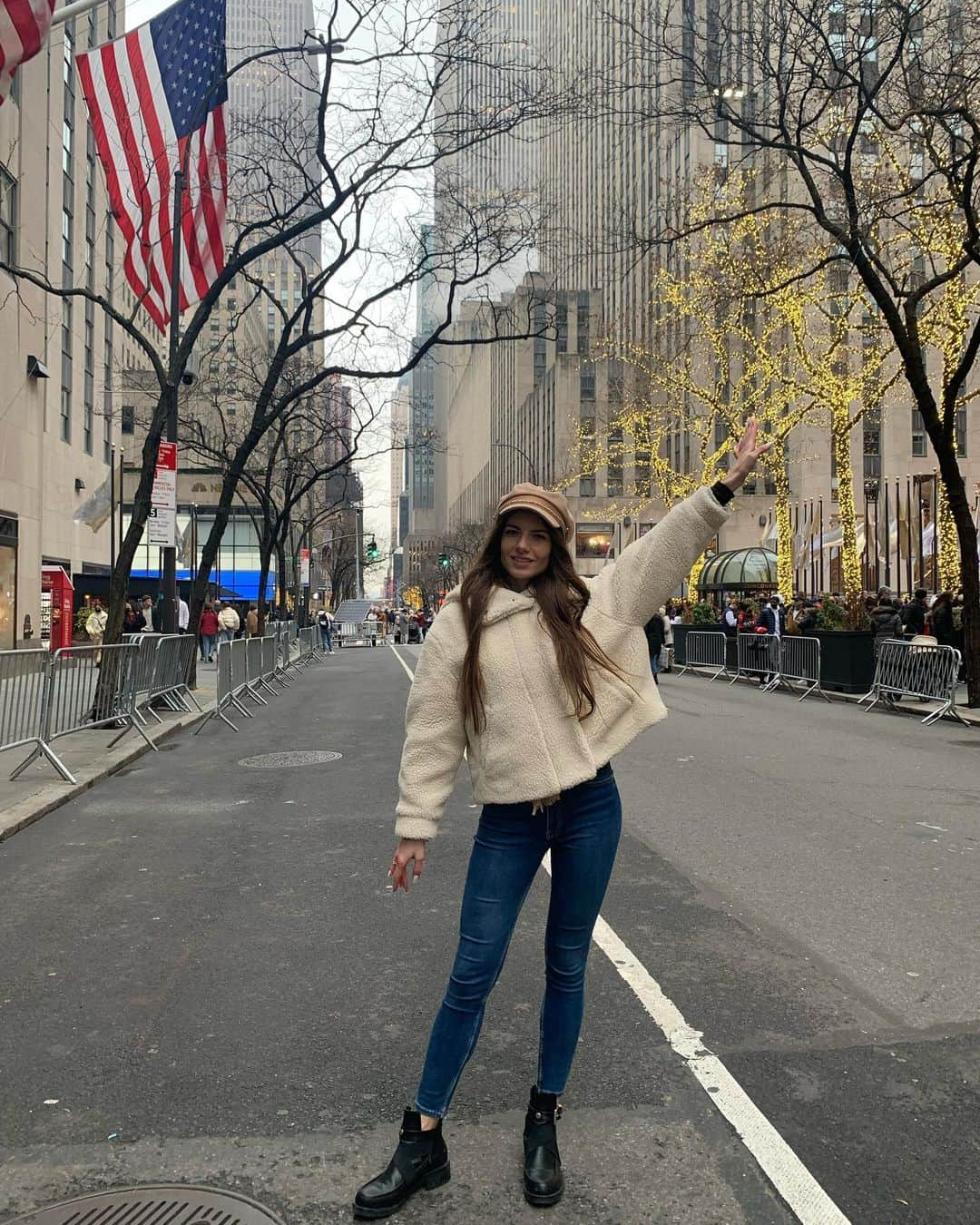 Karolina Bojarさんのインスタグラム写真 - (Karolina BojarInstagram)「Charlotte in NY 🇺🇸🗽  #holidays #USA #NewYork #NY #chargingbatteries #happy」12月30日 15時30分 - bojarmeow