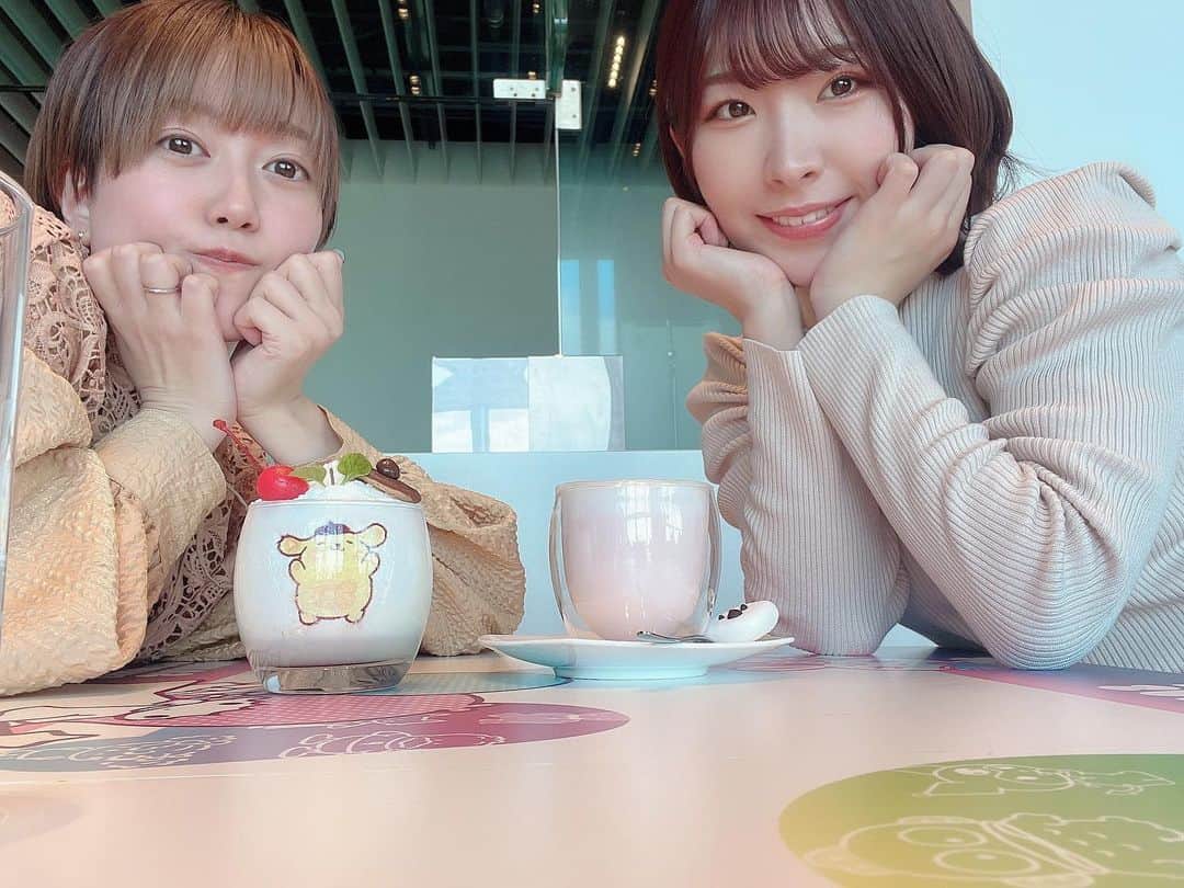 のインスタグラム：「サンリオ展は亜美菜ちゃんと♡  そのあとおうちにもお邪魔してちまきにも久々に会えました🐱　　　　　 ちまき、すっかり大人の猫になっていた。」