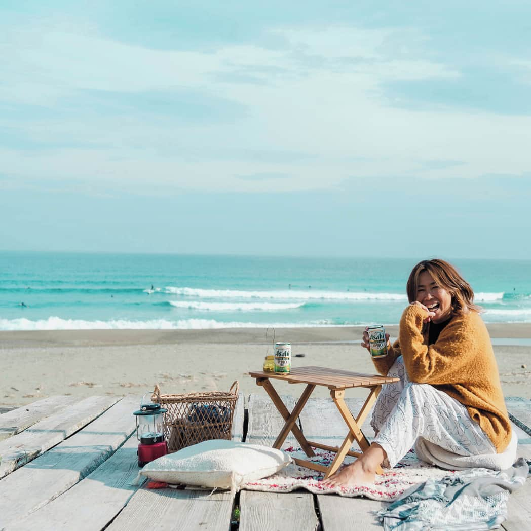 アサヒ スタイルフリー／HONEYさんのインスタグラム写真 - (アサヒ スタイルフリー／HONEYInstagram)「BeFree,StyleFree.⁣ 3人目は、36歳からカメラを学び世界を旅する女性ウォーターフォトグラファーNachosさんに密着取材！⁣ ⁣ サーフィン後には、スタイルフリーで乾杯！⁣ ⁣ Nachosさんおすすめグッズが当たるキャンペーンも実施中！詳しくはプロフィールのURLをチェックしてください！2022年1月7日(金)AM10:00まで！⁣ ⁣ ⁣ #アサヒスタイルフリー #スタイルフリー #スタフリ #asahi #stylefree #糖質0 #糖質ゼロ⁣ ⁣ #honey_mag #honeymagazine @honey_magazine⁣ @nachos.san⁣ ⁣ #BeFreeStyleFree⁣ ⁣ #Nachos」12月30日 17時00分 - stylefree_honeymag