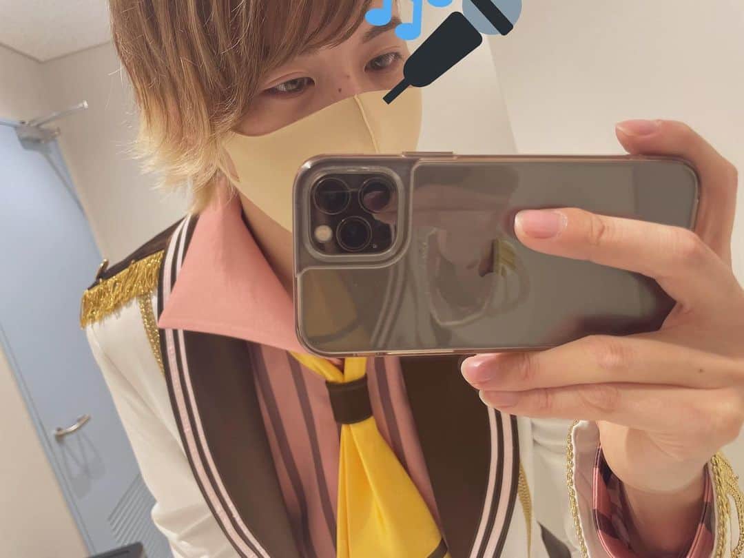 からつけあっきぃのインスタグラム：「ライブ楽しかったああああああああああああああああああああああああああああああああああああああ😂🎤💕」