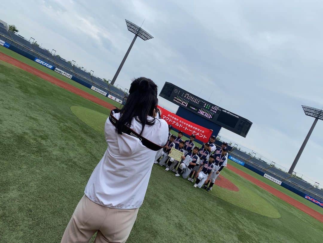 真下華穂さんのインスタグラム写真 - (真下華穂Instagram)「2021年野球のお仕事⚾️ 社会人野球（バイタルネットさん）に取材をさせていただき みどりと森の運動公園で始球式を務めさせていただき 学童野球のマクドナルド杯の取材をさせていただき 還暦野球の久保田吉汎さんに取材をさせていただきました🙏🏻☺️ ジャイアンツ愛も相変わらず😊🧡  1年間、本当にたくさんの方にお世話になりました。 本当にありがとうございました！」12月30日 20時30分 - k.a.h.o.kahochan