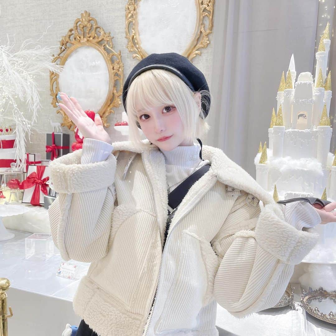 葉夢たるのさんのインスタグラム写真 - (葉夢たるのInstagram)「さやぴさんと白雪姫のカフェいったの！ちょーたのしかったꪔ̤̮‪ ෆෆ ̖́- . . . . . . . . . .  #カフェ #ハイトーン  #ハイトーンボブ」12月30日 20時46分 - na1m0n0nedal1