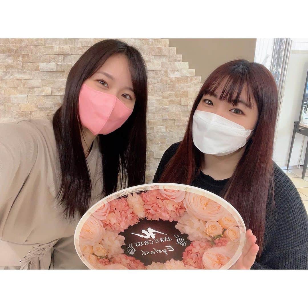 清瀬汐希さんのインスタグラム写真 - (清瀬汐希Instagram)「. . 先日今年ラストのまつ毛パーマしに @ac_eyelash_raft さんに行ってきました👀💓  すっかり長さもでて量も増えたから マツパするといい感じ🤩 ほんとにあの悩んでた時期と違って 悩みゼロになった🥺✨ メイクするのも楽で楽しいって最高！  今回もいつも同様 #うる艶ケラチンラッシュリフト  してもらいました♪ 丸みのあるデザインでどこからみても 可愛らしく柔らかい印象になるよ♡  冬はまつ毛も乾燥するらしいから オイルとかまつ毛美容でしっかり ホームケアして保とう🥺🙏🏻‼︎  まつ毛もぱっちり上がって いい年越しができそうです💓  今回も担当してくださったのは @ankh_hitomi さん🍀 いつもまつげの状態とかしっかり 聞いてくださるので次やる時も安心です☺️✨  ありがとうございました！ . . . #美容 #まつ毛パーマ #まつ毛 #ankh_cross #アンククロス #アンククロスアイラッシュ #新宿」12月30日 23時53分 - yuki_kiyose_