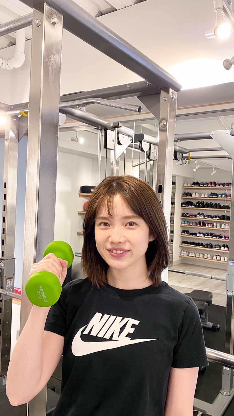 弘中綾香　ファンアカウントのインスタグラム：「タチアガール(≧o≦)↑↑💪  #弘中綾香 #弘中ちゃん #弘中アナ #あざとくて何が悪いの #リールの弘中ちゃん」