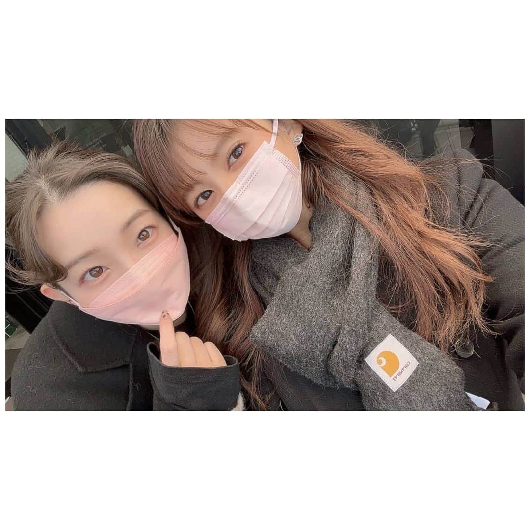 足立梨花さんのインスタグラム写真 - (足立梨花Instagram)「りかりま納め😌💛  今年も毎日連絡とって なんかあるとすぐ会って 西崎家の住人みたいにお邪魔し 最後の最後まで楽しませていただきました。  2021年ラストは 西崎家と足立家でご飯😂 そして初詣行くからすぐ会うね笑  いつもありがとう🎉 あなたは心の支えです！  #りかりま #西崎莉麻 #りまっち #足立梨花 #あだっちぃー #両家の顔合わせ ！？ #www」12月31日 0時41分 - adacchee