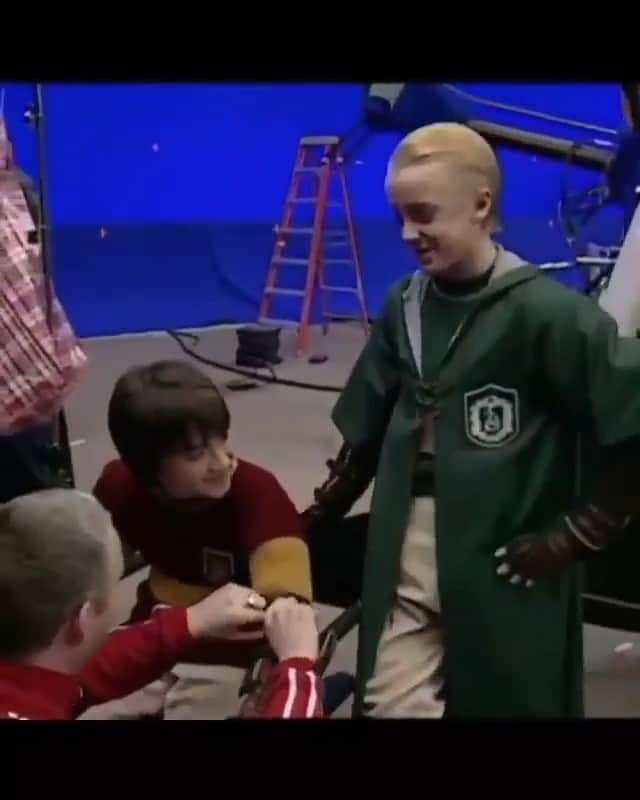 トム・フェルトンのインスタグラム：「it’s all love 🦁🐍 who’s ready to #ReturnToHogwarts this saturday ?」