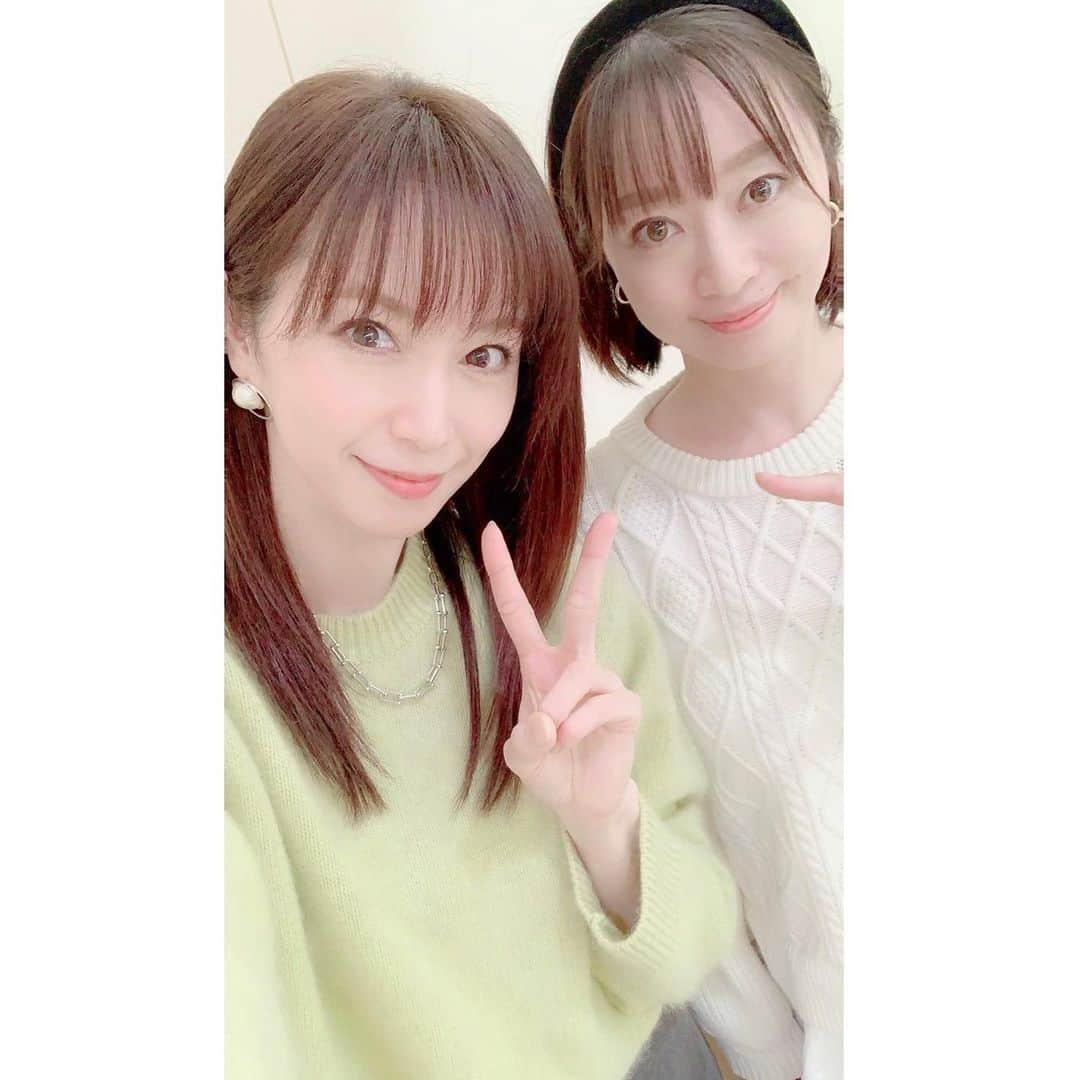 小野寺皐さんのインスタグラム写真 - (小野寺皐Instagram)「. . 2年ぶりにやっと会えた大好きな友達❤️❤️❤️  一瞬で昔の感覚に戻って終始喋り通し🎶 10数年前の思い出話から、近況報告まで、、 沢山話せてとっても楽しい時間だったな〜🎶 また早く会いたい♡  相変わらずの可愛さと優しさで😍 いつも自信と希望を与えてくれる✨✨ 人生まだまだこれからだねっ😚 お互い子育て頑張りながら、人生楽しんでいこうね🙌✨  今年も残すところあと一日。  今年一年を振り返ったり、自分を見つめ直して反省したり、これからのことを考えていたら、寝れなくなってしまいました、、、 こんな日もありますね😅  皆さま、どうぞ良いお年をお迎え下さい💓  #2021#model#wonderful#bestfriend#lunch#mom#girlmom#boymom#モデル#名古屋モデル#東京モデル#大阪モデル#友達#優しい友達#いつまでも変わらない関係に感謝」12月31日 4時06分 - satsukionodera