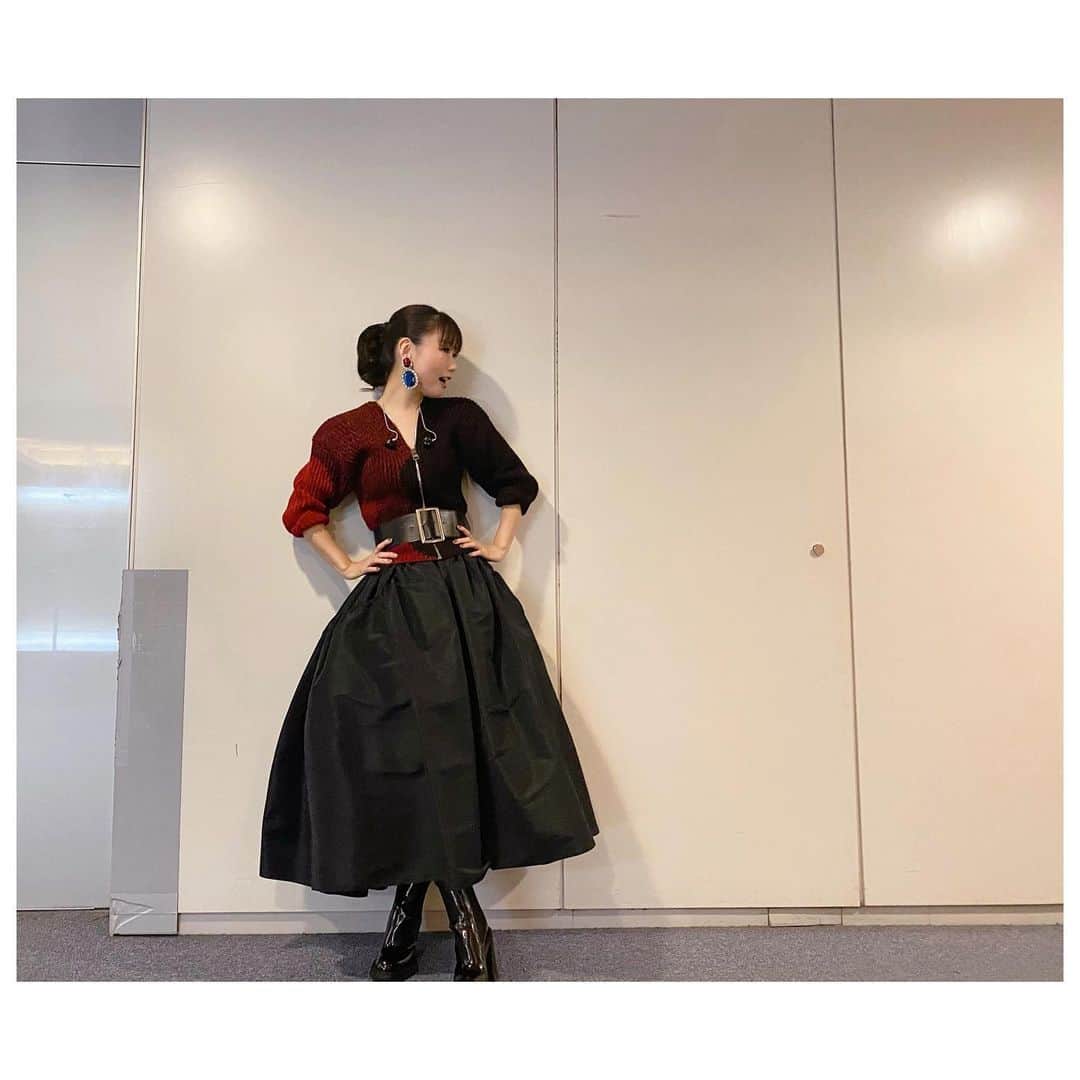 大塚愛さんのインスタグラム写真 - (大塚愛Instagram)「MelodiX ! スペシャルありがとうございました！  トップス スカート ブーツ　 共にALEXANDER McQUEEN  AIO　#alexandermcqueen  #tv #fashion」12月31日 6時20分 - aiotsuka_official
