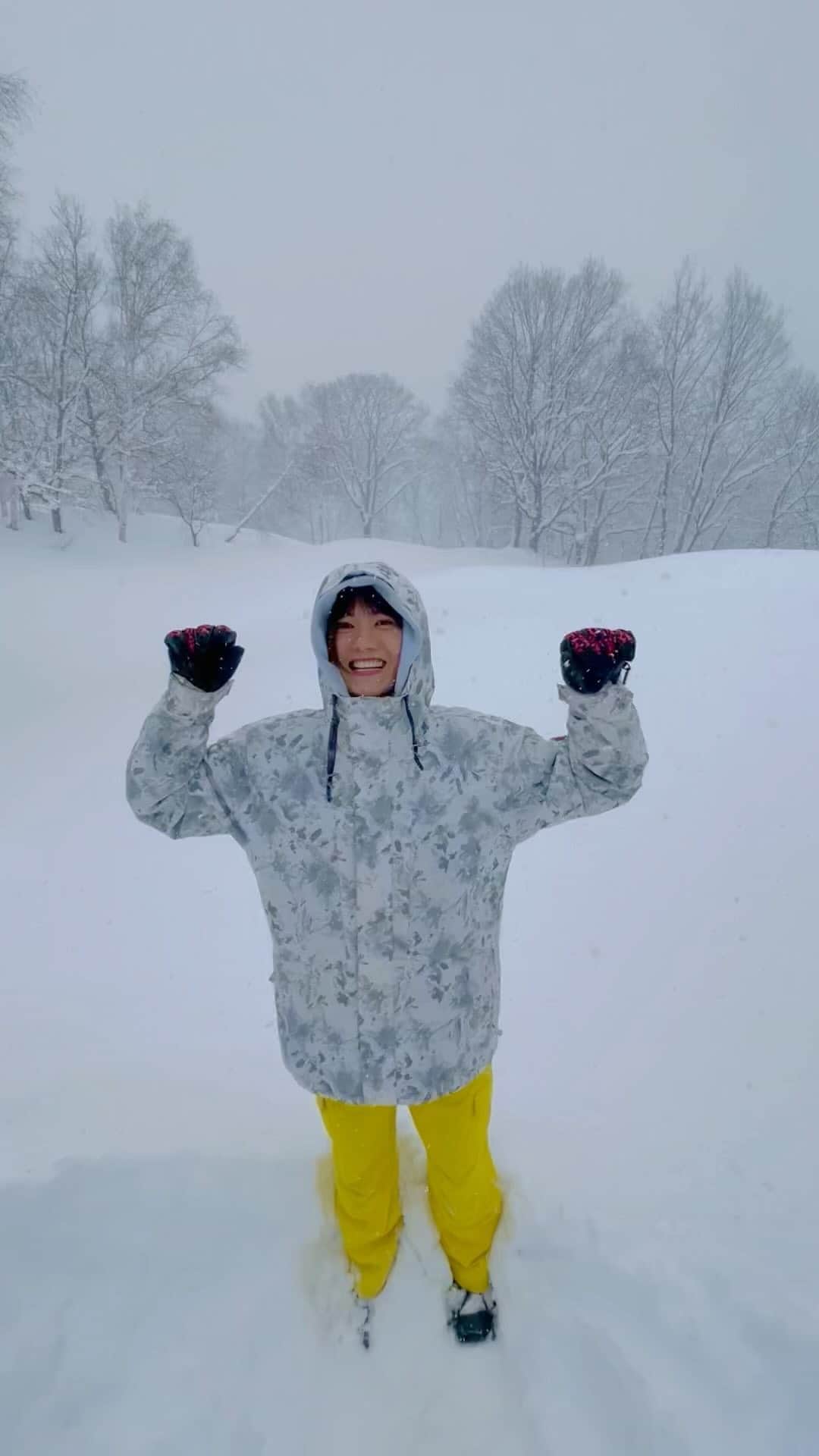 のインスタグラム：「💮 自分の感情をコントロールできるようになった、そんな年でした。 今年も近くで支えてくれた方々に感謝。 そして新しく出逢えた全ての方々に感謝。です。 2021年、いい年でした！ ありがとう、2021！！！🎌 来年も宜しくお願い致します。！！ ． #良いお年を #ありがとう2021」