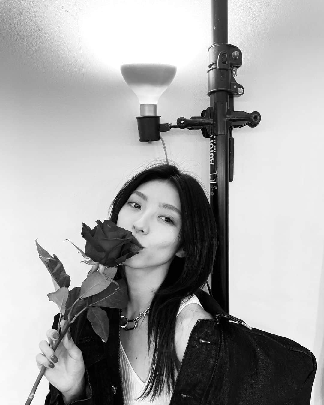 のインスタグラム：「2021 thank u LIVE×ONLINE COUNTDOWN 2021▶️2022で一緒に年越ししましょう🤍」