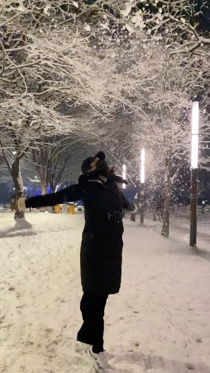 チェ・ユンソのインスタグラム：「올 한해도 수고 많았다고 자신에게 토닥토닥 해주자구요🙏🏻  2021잘가👋」