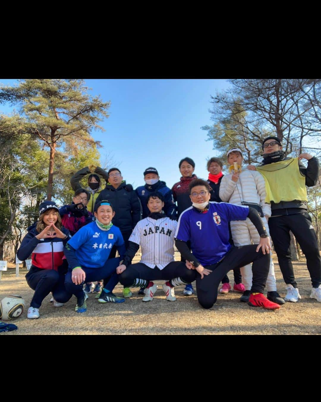 あおい夏海さんのインスタグラム写真 - (あおい夏海Instagram)「2021蹴り納め⚽️⛳️ ついにホールインワン出しました！！  動画は残念ながらそのときのショットじゃないのですが🥺 いままでこんな惜しいショットも出したこと無かったので興奮しすぎでうるさくてすいません😓🙏💦  ホールインワン瞬間の動画がはないけど、その前の惜しいショットは残せたのでどうぞご覧下さい。  フットゴルフ始めて1年半。 ゴルフでも1度も出ていないホールインワン！！  めっちゃ嬉しかった〜🥺💓💓  タナカップ参加の皆さん ありがとうございました！！ 最高の蹴り納めになりました😭💓 また来年もエンジョイフットゴルフ🎵🎵🥰  池越え成功と失敗あるある。 フットゴルフバージョンも載せておきます。  過去のフットゴルフ動画もみてね▶️ @natsumi.aoi    #フットゴルフ #フットゴルフ女子  #ホールインワン #サッカー女子  #サッカーボール  #フットサル女子  #セットアップコーデ  #ジャージコーデ  #TBC太陽クラブ #あおい夏海 #スポーツ女子 #アスリート女子  #筋肉女子  #ホールインワン記念」12月31日 12時18分 - natsumi.aoi