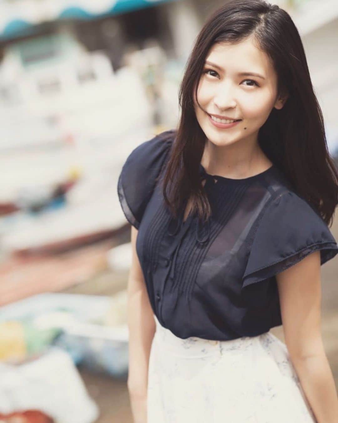 和久井雅子のインスタグラム：「今年も1年ありがとうございました💐 年明けから初めて舞台に出演させて頂き、年末も舞台で締める1年となりました。 人との出逢い、そして応援して下さる方の暖かさに感謝で溢れる年でした✨ 来年も貴方にとって、より良い素敵な一年になりますように☺️❁⃘*.ﾟ  #instagravure #model #photo #portrait #Japanesegirl #グラビアアイドル #gravure #インスタグラビア #love #style #tokyo #グラビアモデル #selfie #和久井雅子 #wakuimasako #2021」