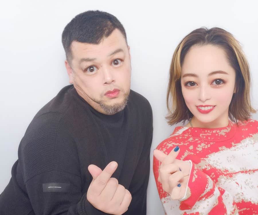 のインスタグラム：「SUPER MAD PHOTO BOOTH  PU⭐︎RI⭐︎KU⭐︎RA 2021 くっきーさんと久々、 @nikuguso_taro  プリはもっと久々」