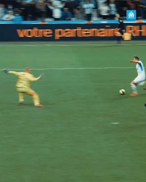 アルカディウシュ・ミリクのインスタグラム：「Bye 2021…but the best is yet to come. Happy new Year #2022 ⚽️」