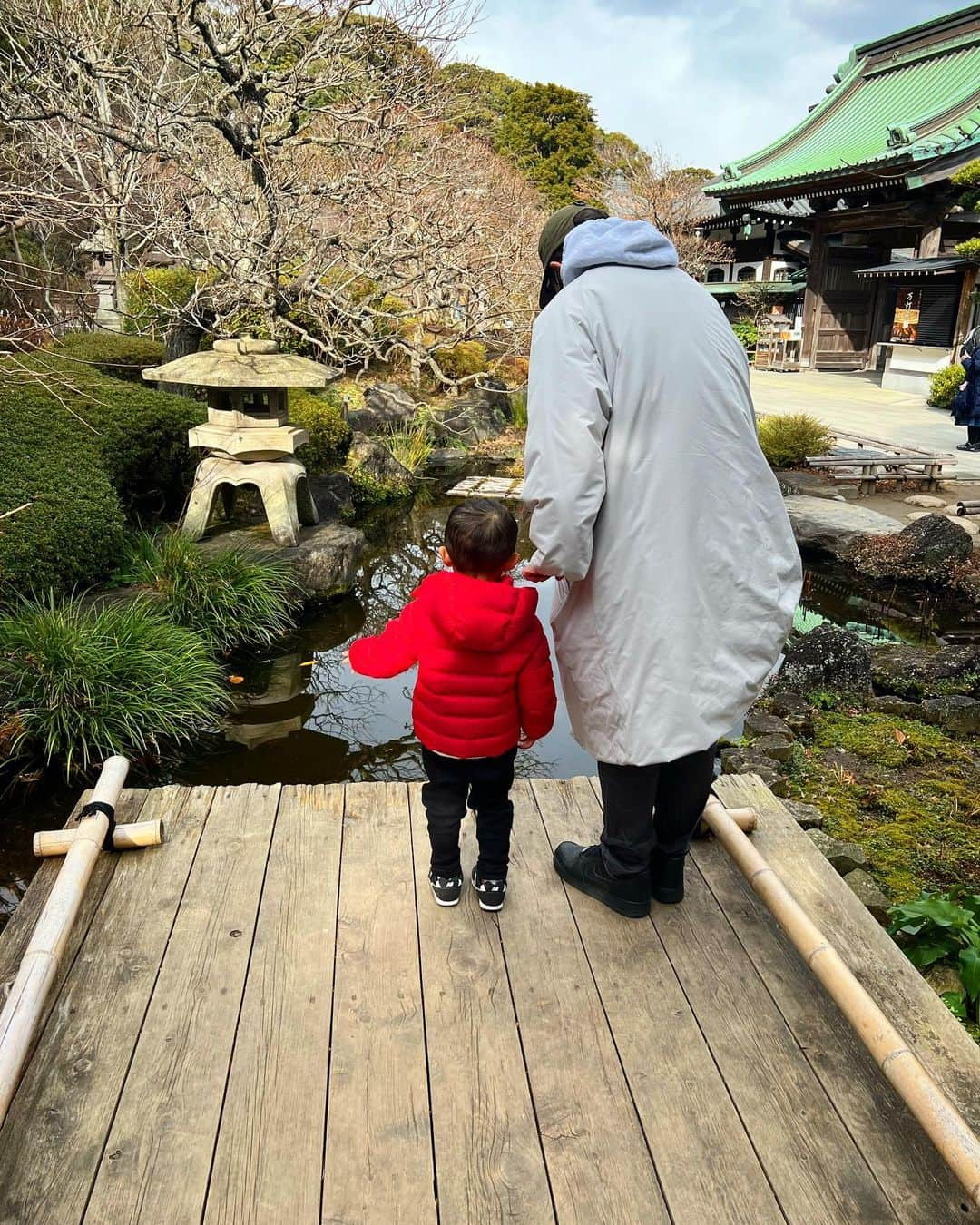 中村獅童さんのインスタグラム写真 - (中村獅童Instagram)「新年に向けて散髪中、 　いよいよ明後日初日を迎えます何卒よろしくお願い致します、  今年も皆様の心温まるメッセージをありがとうございました、来年もどうぞよろしくお願い致します、 　良いお年をお迎えください。  #今年最後の夕日 #歌舞伎座 #1月2日初日 #夏幹 #陽喜 #沙織 #獅童 #感謝」12月31日 18時25分 - shido_nakamura