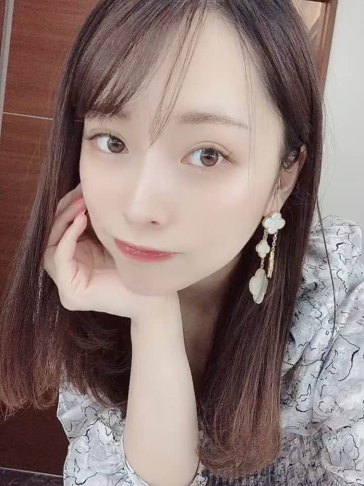 椎名煌のインスタグラム：「椎名煌としてのグラビア活動は本日を以て終了です🌸🍵😌 やらんかったら起きなかった奇跡や感動にたくさん出会えて幸せでした✨ 私と一緒に走ってくれた人、静かに見守ってくれた人ありがとうございました♥️  人生の第二章、少し休んで模索しながら更に煌きたいと思います✨」