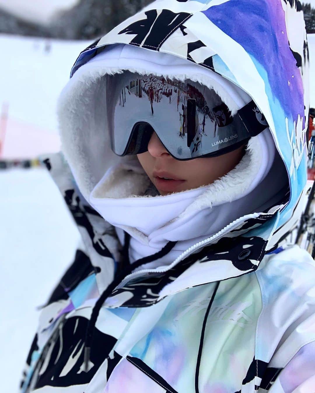 山崎みどりさんのインスタグラム写真 - (山崎みどりInstagram)「前日大雪❄️→当日快晴☀️  コンディション最高🏂✨ ────────────────────────── @marqleen @dragon_japan #marqleen  #スノーボード#snowboarder #snowboard#winterfashion #wintersport #スノーボードウェア #スノーボード女子 #スノーボード#スノボ#スノボウェア #スノボ女子 #蔵王温泉スキー場#ドラゴンゴーグルマジック」12月31日 19時10分 - midori_yamasaki_