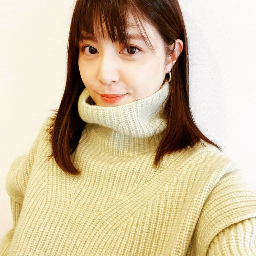 佐藤ありさのインスタグラム：「2021年も残すところあとわずかですね！ 皆さま良いお年をお迎えください☺️✨  khit #casafline  earrings #aliita」