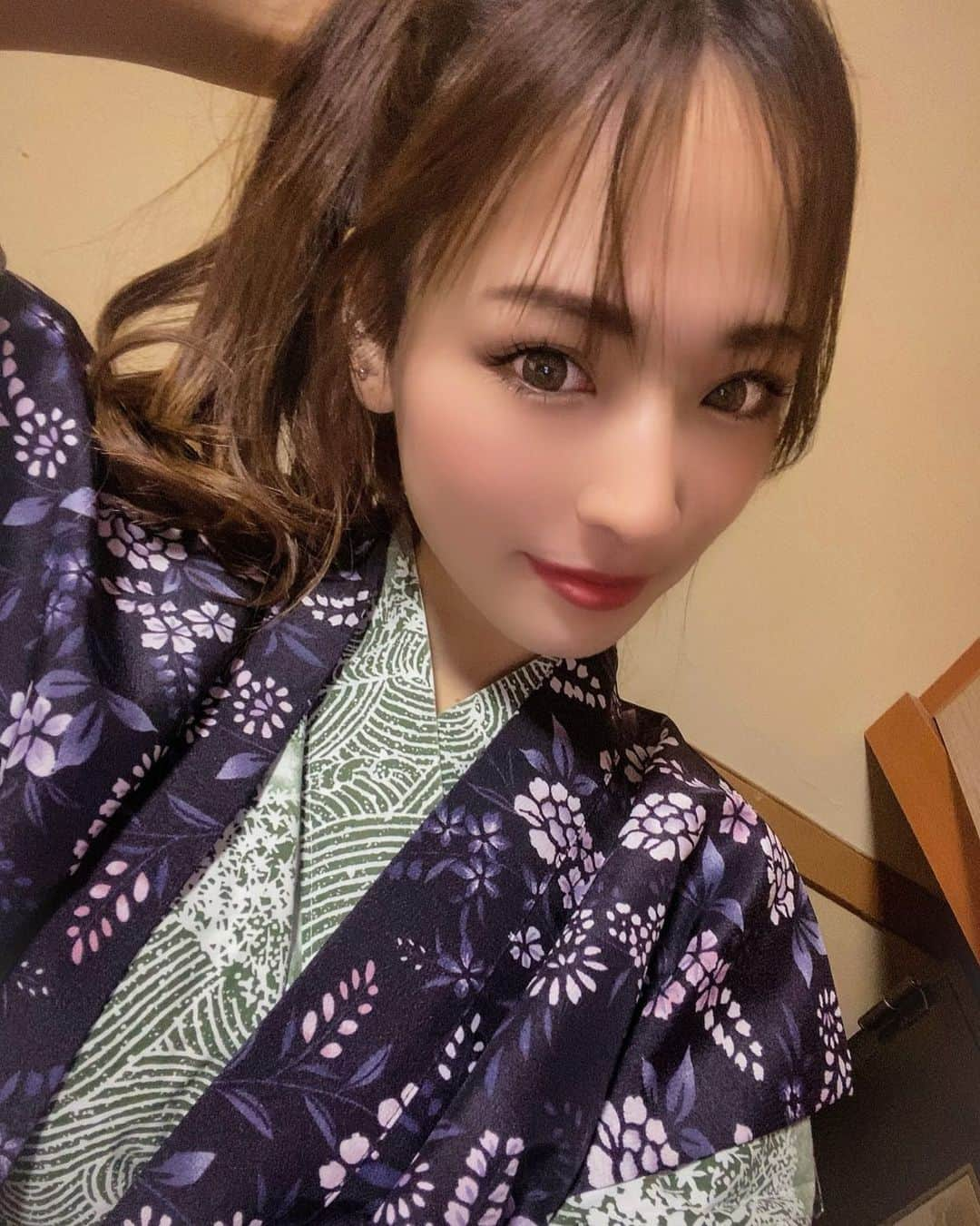 中尾みほさんのインスタグラム写真 - (中尾みほInstagram)「・ ・ 今年も1年お世話になりました☺️ ・ 2022年もよろしくお願い致します💕 ・ ・ 中尾みほ  #japan#japanesegirl#japanese  #mama#wakayama#oosaka#me #selfie#selca#oshougatsu#2021 #2022#今年もお世話になりました  #今年もありがとうございました  #来年もよろしくお願いします  #シングルマザー#男の子ママ  #ママモデル#和歌山#中尾みほ」12月31日 20時44分 - mihochan18