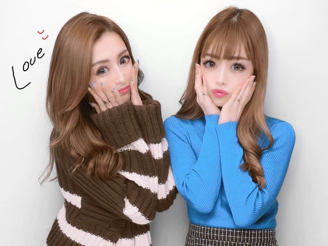 MIWAのインスタグラム：「love ♥️ ㅤㅤㅤㅤㅤㅤㅤㅤㅤㅤㅤㅤㅤ ㅤㅤㅤㅤㅤㅤㅤㅤㅤㅤㅤㅤㅤ 今年も沢山いろんな人と出会えて いろんなことに挑戦できました🙏🏻 みんなほんとにありがとうっ///💓 ㅤㅤㅤㅤㅤㅤㅤㅤㅤㅤㅤㅤㅤ  来年はもっといろんなことに挑戦して 人生悔いなく楽しく過ごせたらいいな🏹 ㅤㅤㅤㅤㅤㅤㅤㅤㅤㅤㅤㅤㅤ こんな私ですがよろしくお願いします🤍 ㅤㅤㅤㅤㅤㅤㅤㅤㅤㅤㅤㅤㅤ ㅤㅤㅤㅤㅤㅤㅤㅤㅤㅤㅤㅤㅤ 🦀お寿司🍣年越しお蕎麦も食べて 苦しいけどお腹いっぱい幸せ~🤤♥️ ㅤㅤㅤㅤㅤㅤㅤㅤㅤㅤㅤㅤㅤ ㅤㅤㅤㅤㅤㅤㅤㅤㅤㅤㅤㅤㅤ みんな良いお年を🇯🇵 ㅤㅤㅤㅤㅤㅤㅤㅤㅤㅤㅤㅤㅤ  #20211231#年越し #大晦日#thankyou #プリント倶楽部#プリクラ #親友#happy#friends」