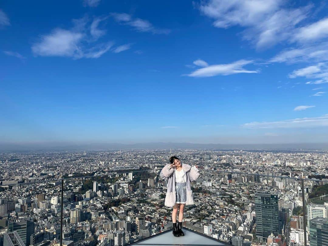 大峰ユリホさんのインスタグラム写真 - (大峰ユリホInstagram)「2021年ありがとうございました🐮  今年は大学生になったり、お仕事が増えたり、応援してくださる方も増えたり、良い方向に色々なことが進んだ1年だったと思います😌  来年も精一杯頑張りますので、見守ってくださったら嬉しいです🌦  それでは皆様良いお年をお迎えください🎍🎍」12月31日 20時56分 - lespros_yuriho