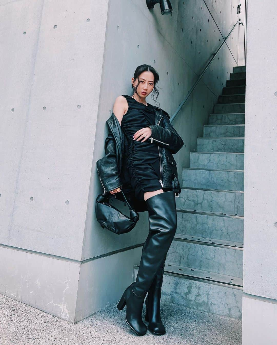 河北麻友子さんのインスタグラム写真 - (河北麻友子Instagram)「Last fashion post of 2021.  FASHION DRESS: Zara  BOOTS&BAG: Bottega Veneta  #FASHION #OOTD  #麻友コーデ」12月31日 21時22分 - mayukokawakitaofficial