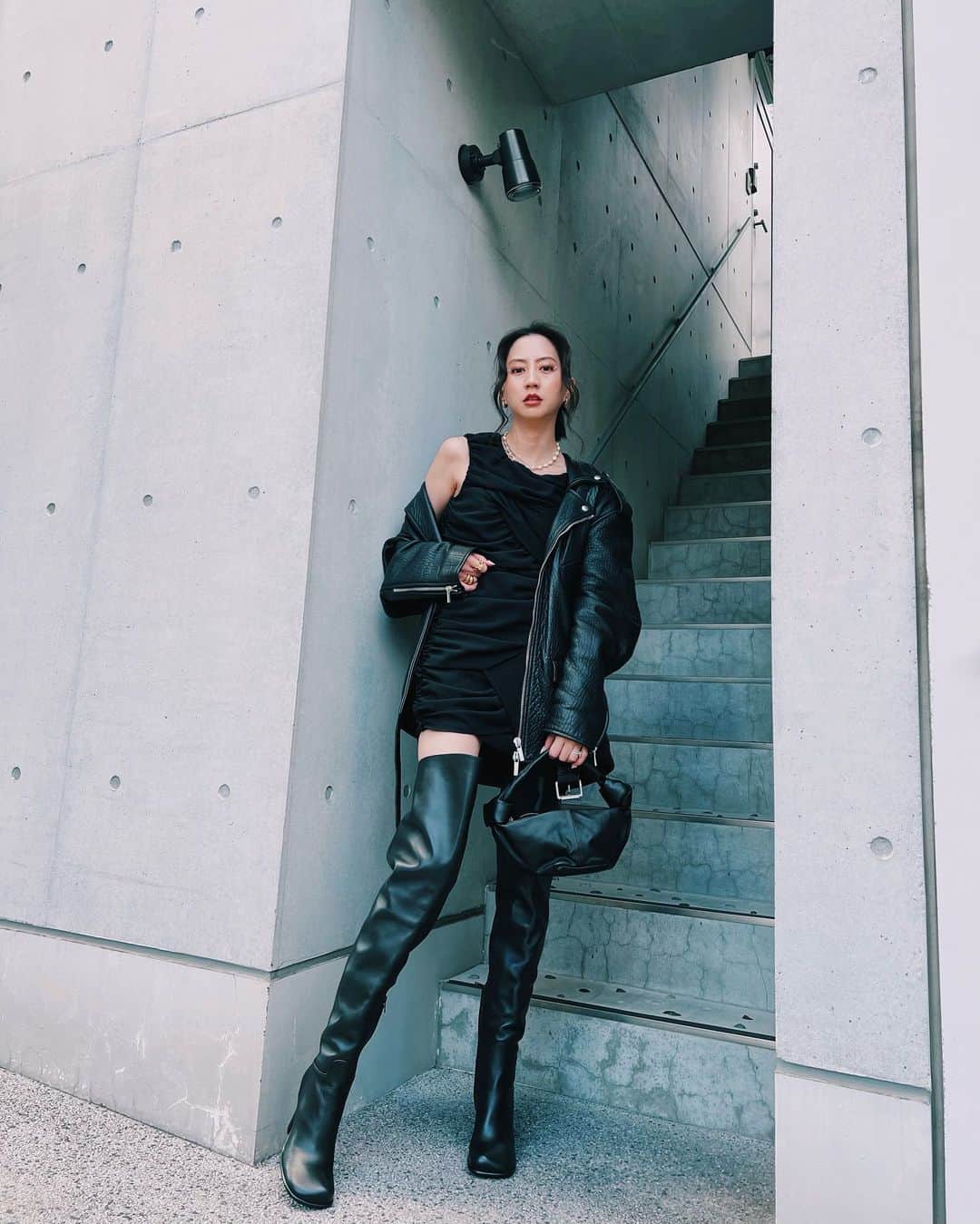 河北麻友子さんのインスタグラム写真 - (河北麻友子Instagram)「Last fashion post of 2021.  FASHION DRESS: Zara  BOOTS&BAG: Bottega Veneta  #FASHION #OOTD  #麻友コーデ」12月31日 21時22分 - mayukokawakitaofficial