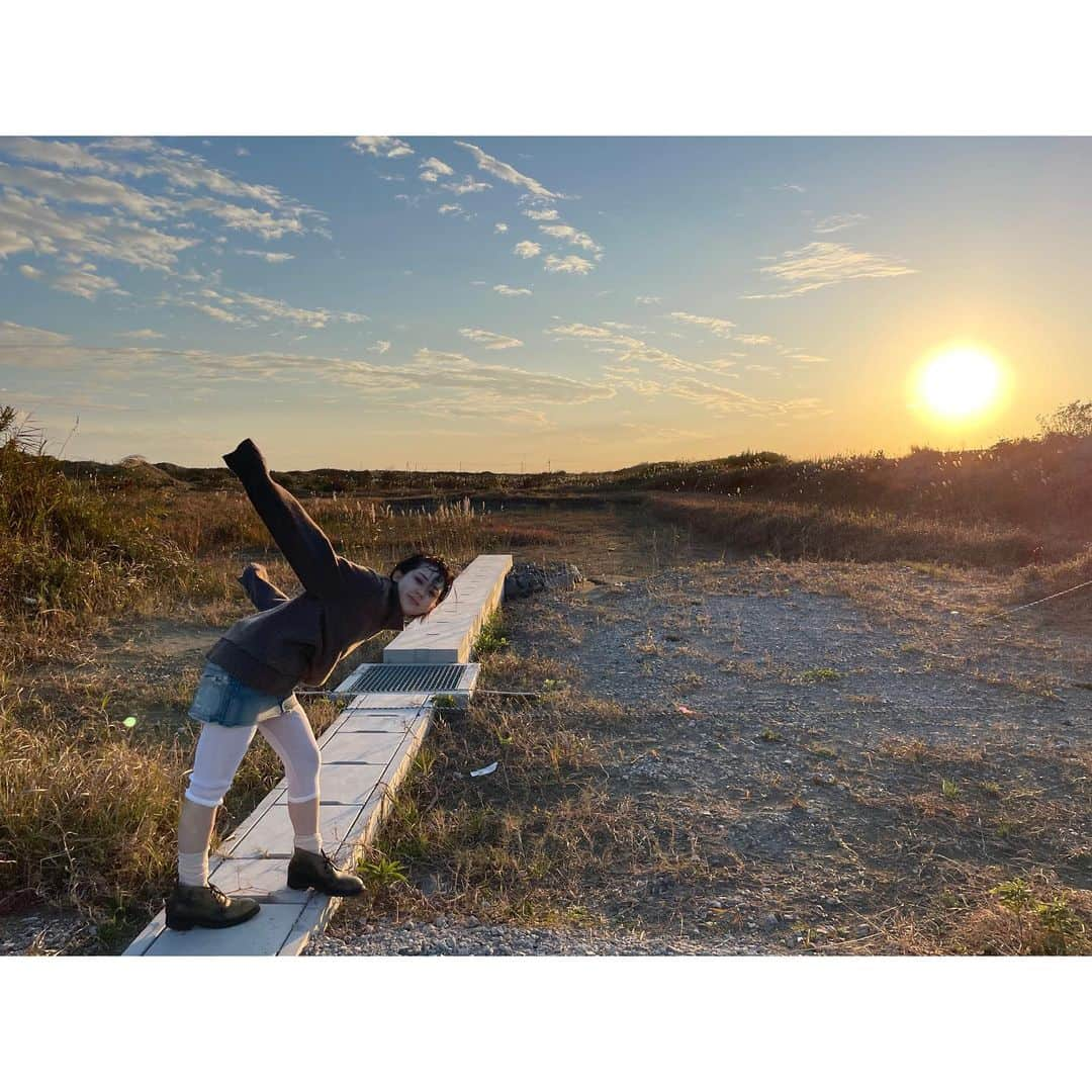 畑芽育さんのインスタグラム写真 - (畑芽育Instagram)「2021年、本当にありがとうございました♾ ㅤㅤㅤㅤㅤㅤㅤㅤㅤㅤㅤㅤㅤㅤㅤ 刺激的で、楽しくて、あっという間だったなあ🌀 素敵な役と作品に恵まれ役者としても1人の人間としても すごく成長できた一年でした。それも全て皆さんのお陰です。  また来年も見守っていただけたら幸いです。  とても寒いので体には気をつけて🥲皆様よいお年を〜！！」12月31日 21時42分 - mei_hata_official