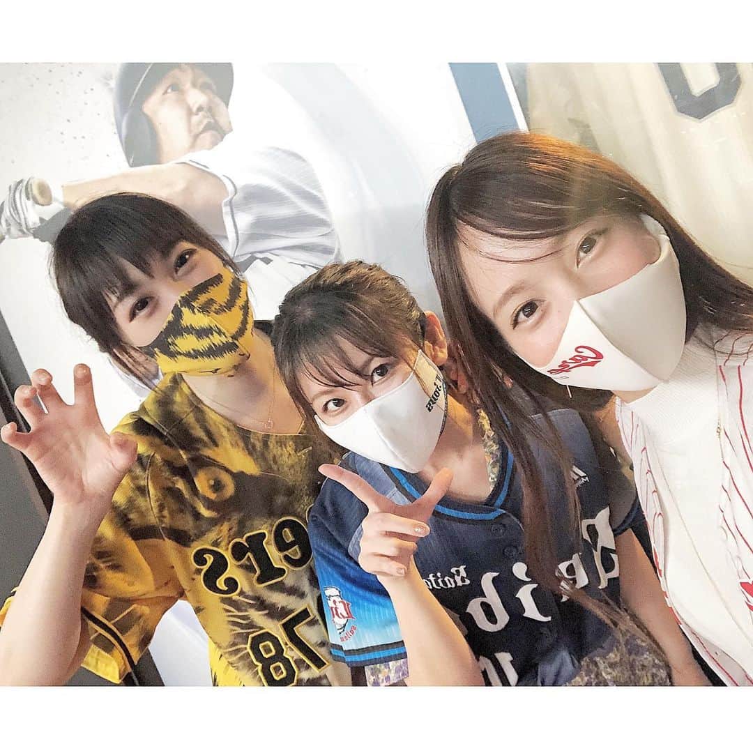上村彩子のインスタグラム：「オールスターのときの⚾️✨ わたしにとってオールスターはみんなに会える日でもある💗 野球女士はセリーグファンが多いから ユニ姿野みんなに会えて嬉しい😊 . この日凄く暑かったな〜！！」