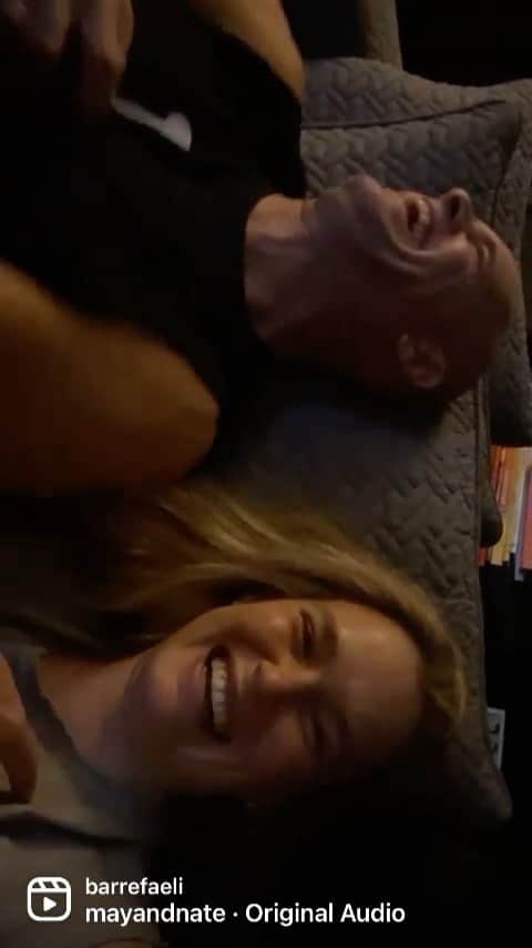 バー・ラファエリのインスタグラム：「I think he’s laughing at me」