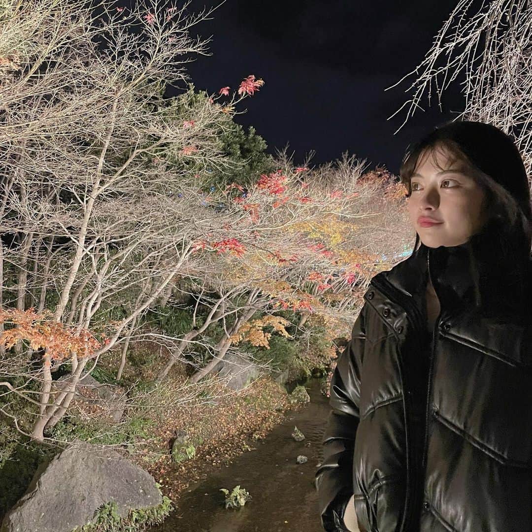 崎代夏怜のインスタグラム：「2021年早い一年だった気がします。今年はなにごとにも諦めず自分が今できる事に挑戦する！のが目標でした。 そして、もっと沢山の人に知ってもらいたいと思いました。ポジティブにかれんなりに来年もガムシャラに色んなことに挑戦していきます😊 2021年バイバイ👋」