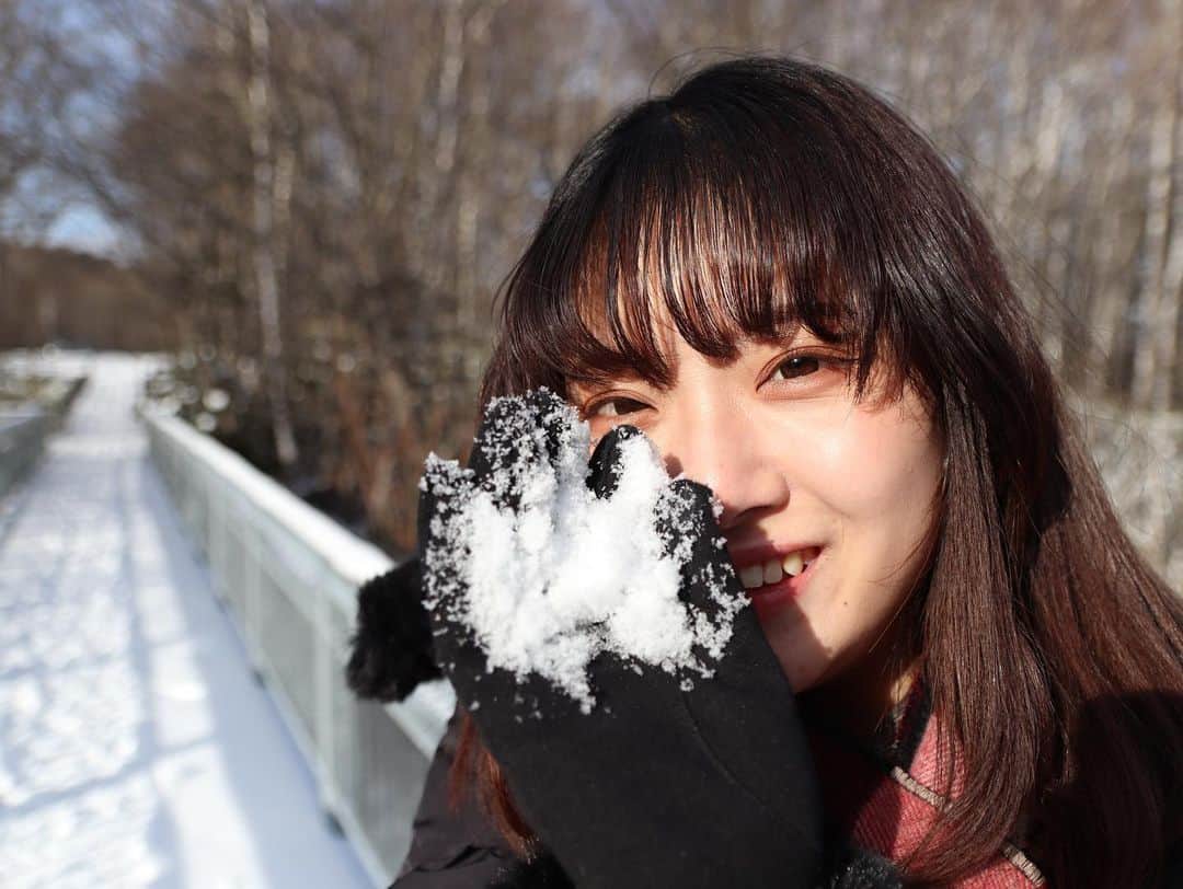 山田杏奈さんのインスタグラム写真 - (山田杏奈Instagram)「2021年ありがとうこざいました！ 就活に卒論に忙しくも楽しく、最後の学生生活らしく過ごせた1年でした♡  2022も素敵な年になりますように☆。.:＊・゜  写真は少し前、北海道の帯広に行った時の❄️」12月31日 22時16分 - anna_yamada05
