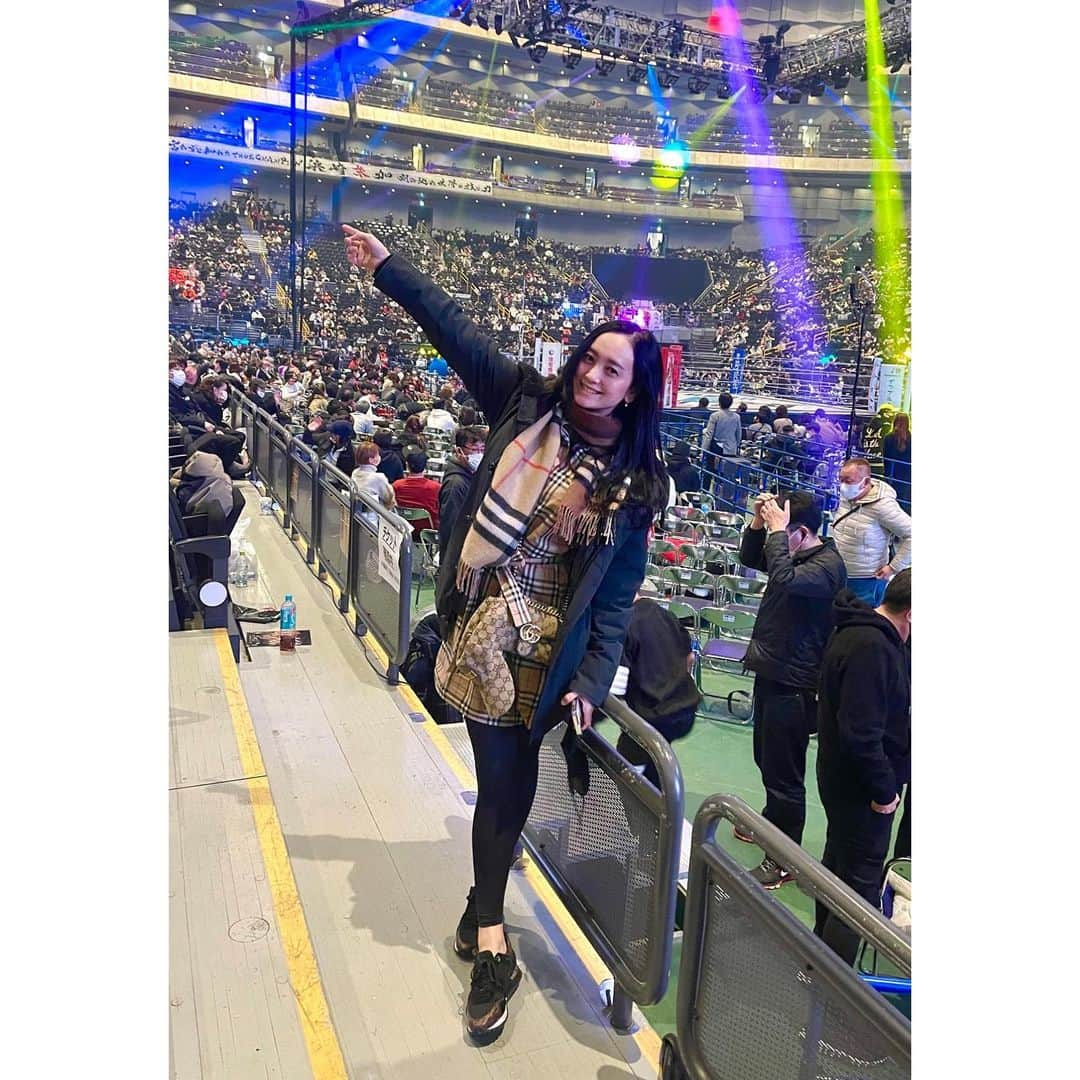 脊山麻理子さんのインスタグラム写真 - (脊山麻理子Instagram)「RIZIN33 トーナメントは予想を覆す気合いの扇久保選手の勝ち！そしてまさかのプロポーズ！一千万円も良きお祝いですね😊 おめでとうございます♡&最高にHAPPYな気持ちをありがとうございます♡朝倉未来選手のリベンジもカッコ良かったし、やはり気持ちが強い人が勝つにゃ！皆様、強い気持ちを持って、最高にHAPPYな年越しを♡良いお年を♡ #RIZIN33 #大晦日 #2021 #良いお年を #来年もよろしくお願いします」12月31日 23時07分 - mariko_seyama_milkpon