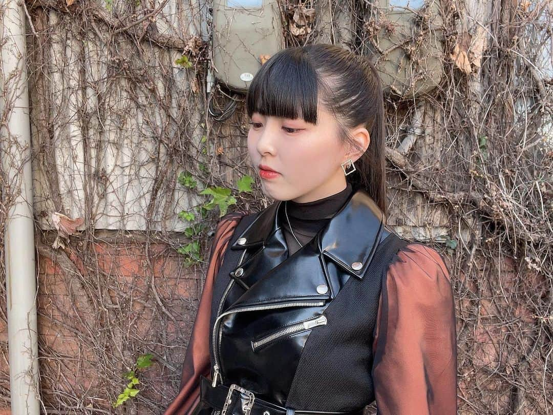 鈴木愛菜さんのインスタグラム写真 - (鈴木愛菜Instagram)「2021年もありがとうございました！ 2022年も一緒に思い出作りましょう☺️🖤」12月31日 23時26分 - _enatan0109_