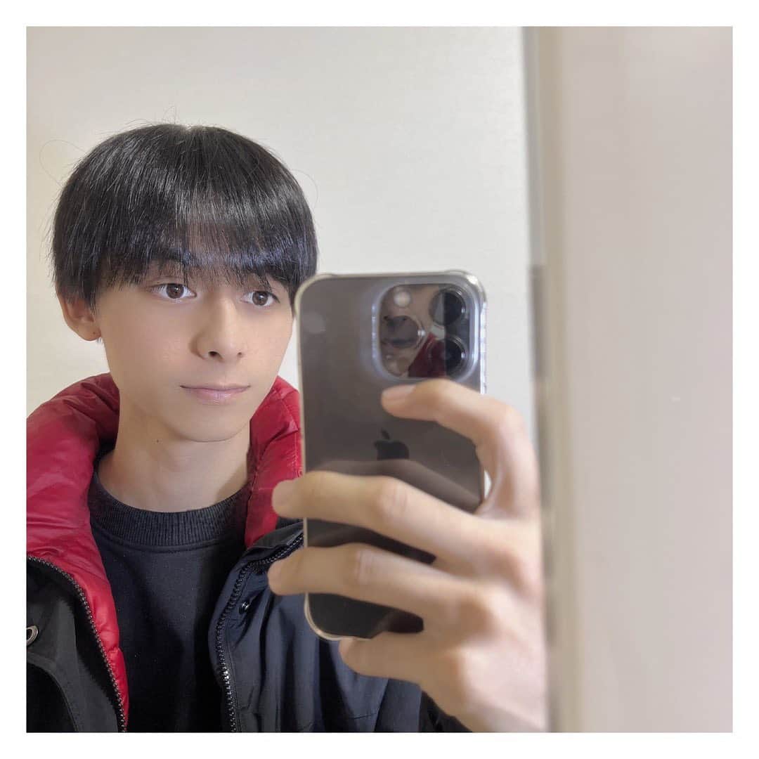 黒澤胤也のインスタグラム：「2021年もありがとうございました！今年は新たな挑戦に向けて、苦しい時や辛い時もたくさんありました。皆さんのおかげで、今の自分がいるんだなと思いました！  本当にありがとう😊 来年は兄と一緒にYouTubeに革命を起こします！信じてついてきてね！ 報われない努力はない！ 来年も皆さんが幸せでありますように😌 後、かずやに出逢えてよかったって、言ってもらえる人になります！  2022年も宜しくお願いします！  #2021 #ありがとう」