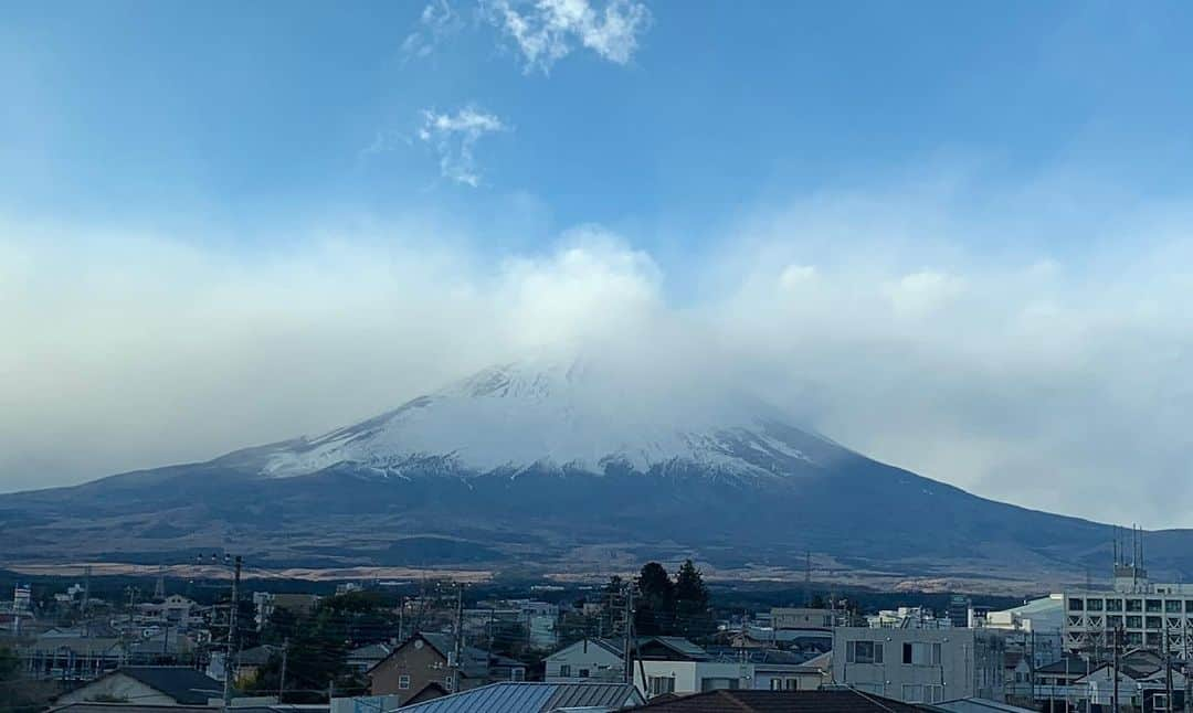 澤野大地のインスタグラム：「2021年、激動の1年でした。一生忘れることのない1年。 本年も大変お世話になりました。2022年も宜しくお願い致します。」