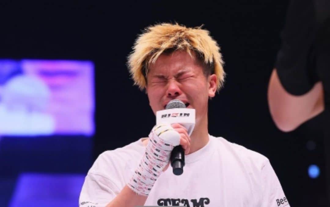 那須川天心のインスタグラム：「RIZINありがとう。大好きです。 今までありがとうございました。 泣くなよ俺」