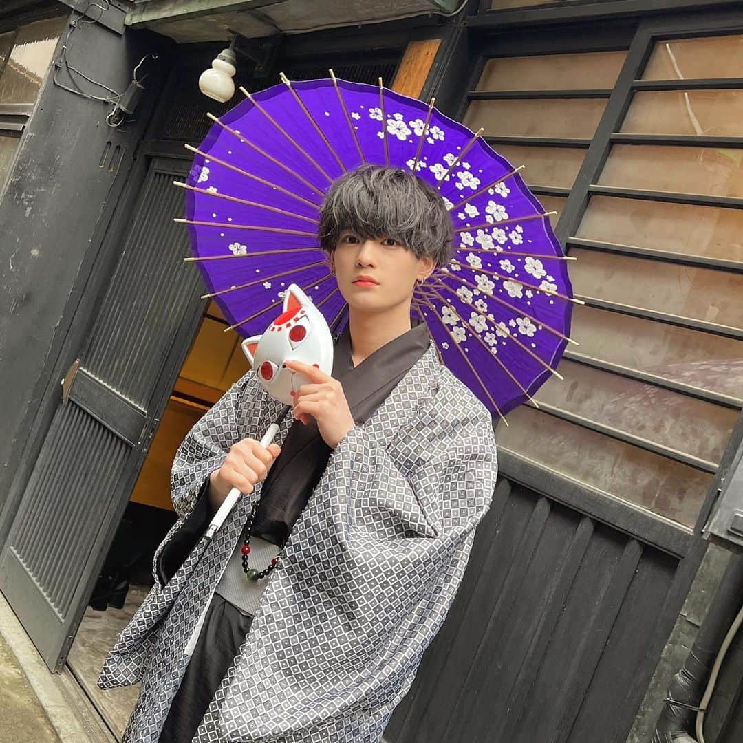 水原匡也さんのインスタグラム写真 - (水原匡也Instagram)「あけましておめでとう🎍 匡也は2022年になった瞬間は いなかったよ🤗今年はたくさんの人を笑顔にできる年にしたいなぁ！てか！絶対するの❗️ 一周年もあるから沢山努力するし ダイエットもする❗️ やりたいことは全部挑戦して、挫折してもめげずに頑張る事を誓います！みんなで良い年にしようね🥰 メリークリスマス🎅」1月1日 0時02分 - 7min__kyoya