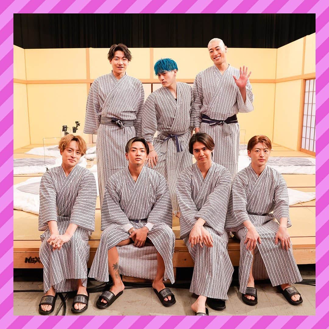 GENERATIONS高校TVのインスタグラム：「あけましておめでとうございます🎍❤️ 2022年もGENE高をよろしくお願いします！  ストーリーではあけおめ写真の 壁紙サイズを配布中📱✨ 消える前にチェックしてね！  ---------------------------------- #gene高 #ジェネ高 #generations高校tv #gene #generations #ジェネ #ジェネレーションズ #generationsfromexiletribe #ldh #白濱亜嵐 #片寄涼太 #数原龍友 #小森隼 #佐野玲於 #関口メンディー #中務裕太」