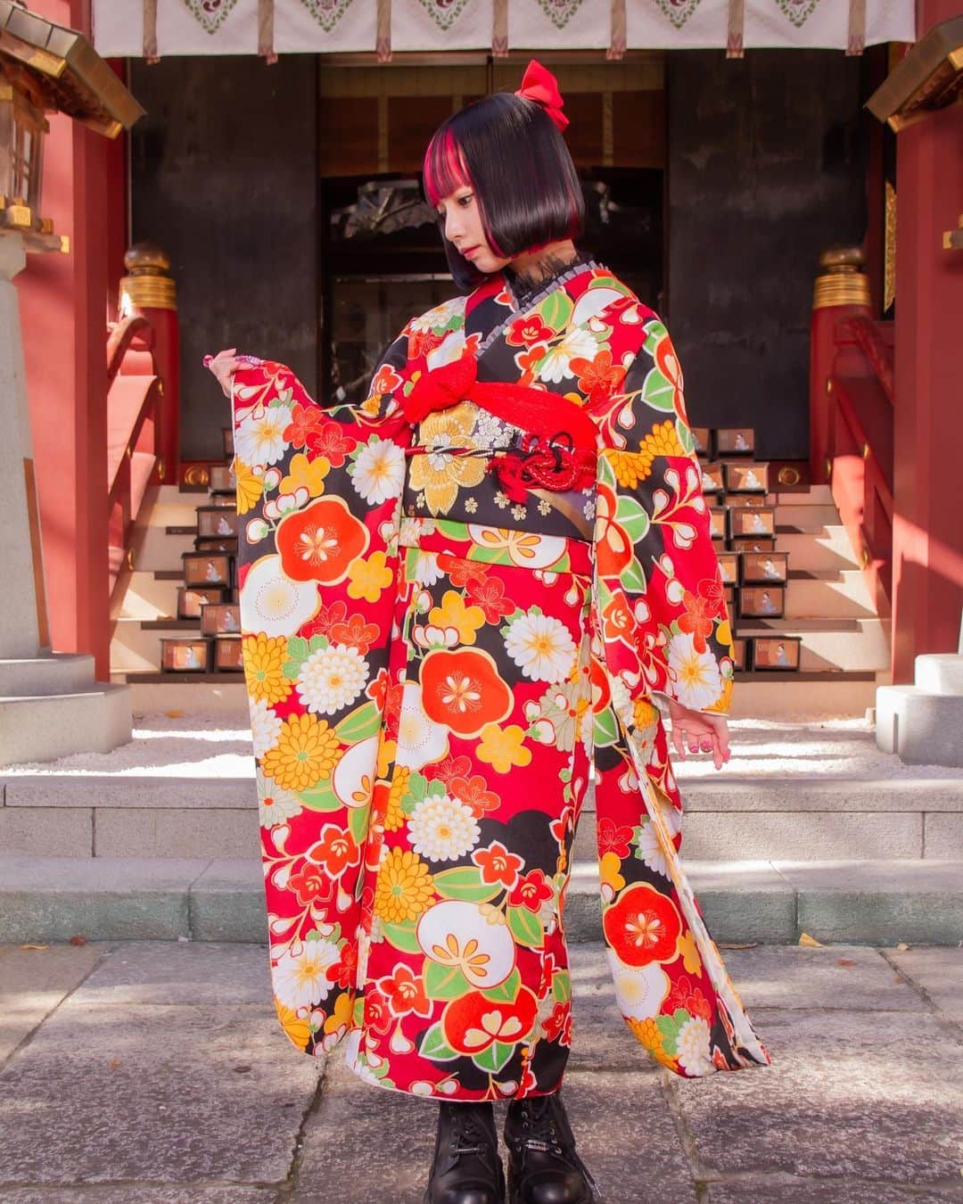 萬鬼百華さんのインスタグラム写真 - (萬鬼百華Instagram)「あけましておめでとうございます❤️‍🔥今年もよろしくね❤️‍🔥#あけましておめでとうございます」1月1日 0時03分 - nkr__chan