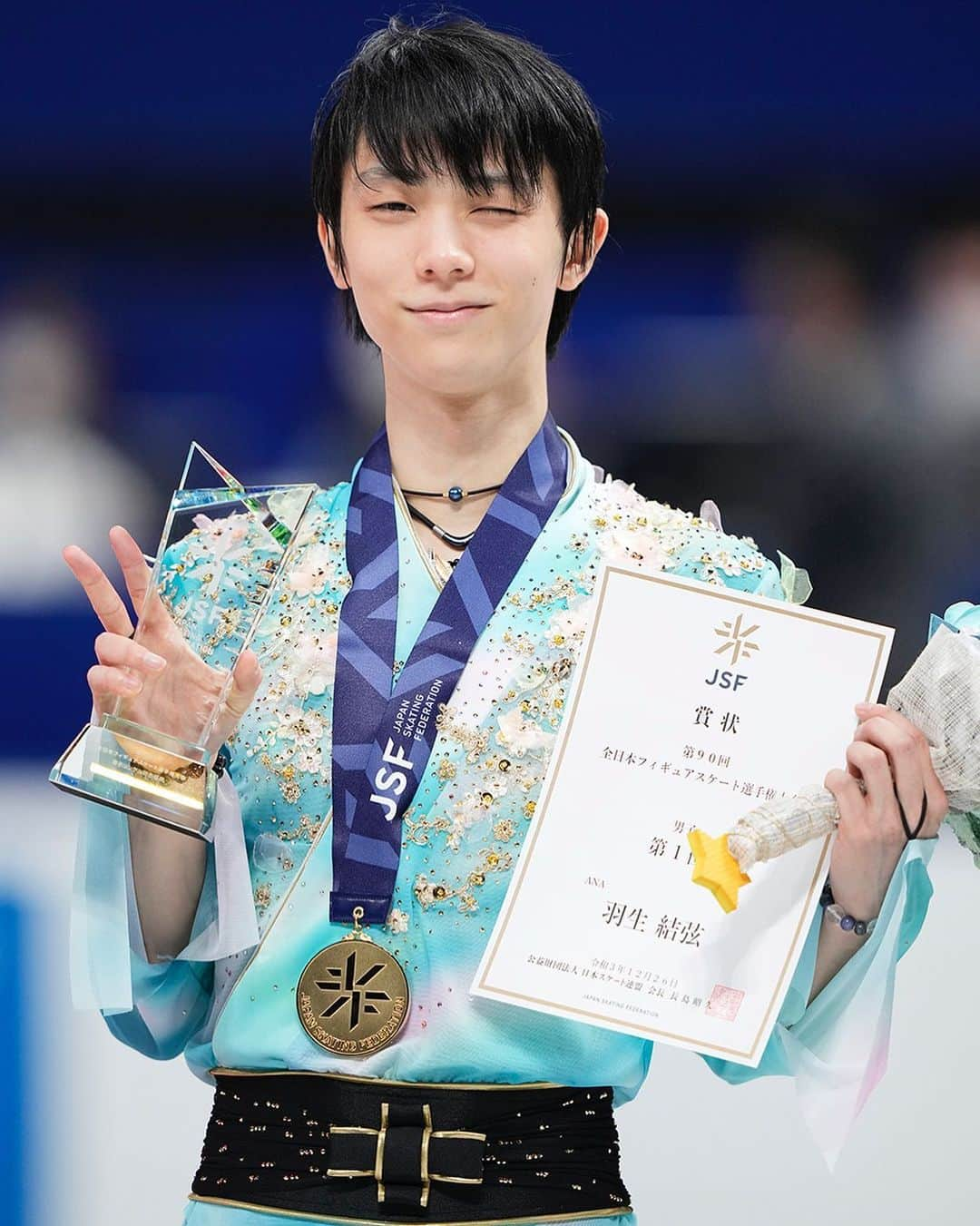 羽生結弦さんのインスタグラム写真 - (羽生結弦Instagram)「Happy New Year!  新年明けましておめでとうございます🌸🎍  2022年も羽生結弦さんを全力で応援してまいります❤️‍🔥  今年もどうぞ宜しくお願い申し上げます。 #羽生結弦 #yuzuruhanyu #figureskating #figureskater」1月1日 0時20分 - yuzu_kanami