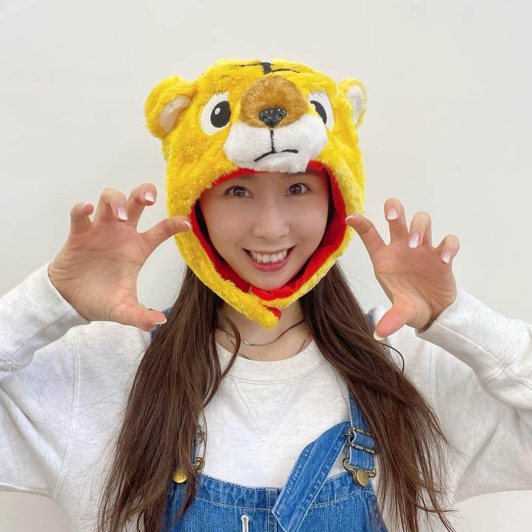 ときのインスタグラム：「あけましておめでとうございます🎍  今年は寅年🐯私の年じゃー！！ 年女、今年がとても楽しみです🥰  今年も1年よろしくお願いします🙏  #happynewyear #あけましておめでとうございます #2022 #寅年 #年女 #今年も1年よろしくお願いします」