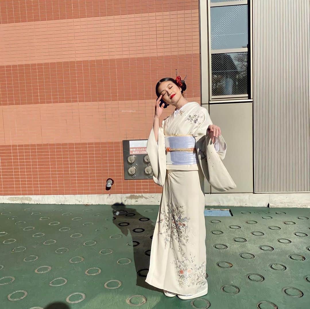 今田美桜さんのインスタグラム写真 - (今田美桜Instagram)「. 👘🤍  #今田美桜」1月1日 11時25分 - miomiofan.35
