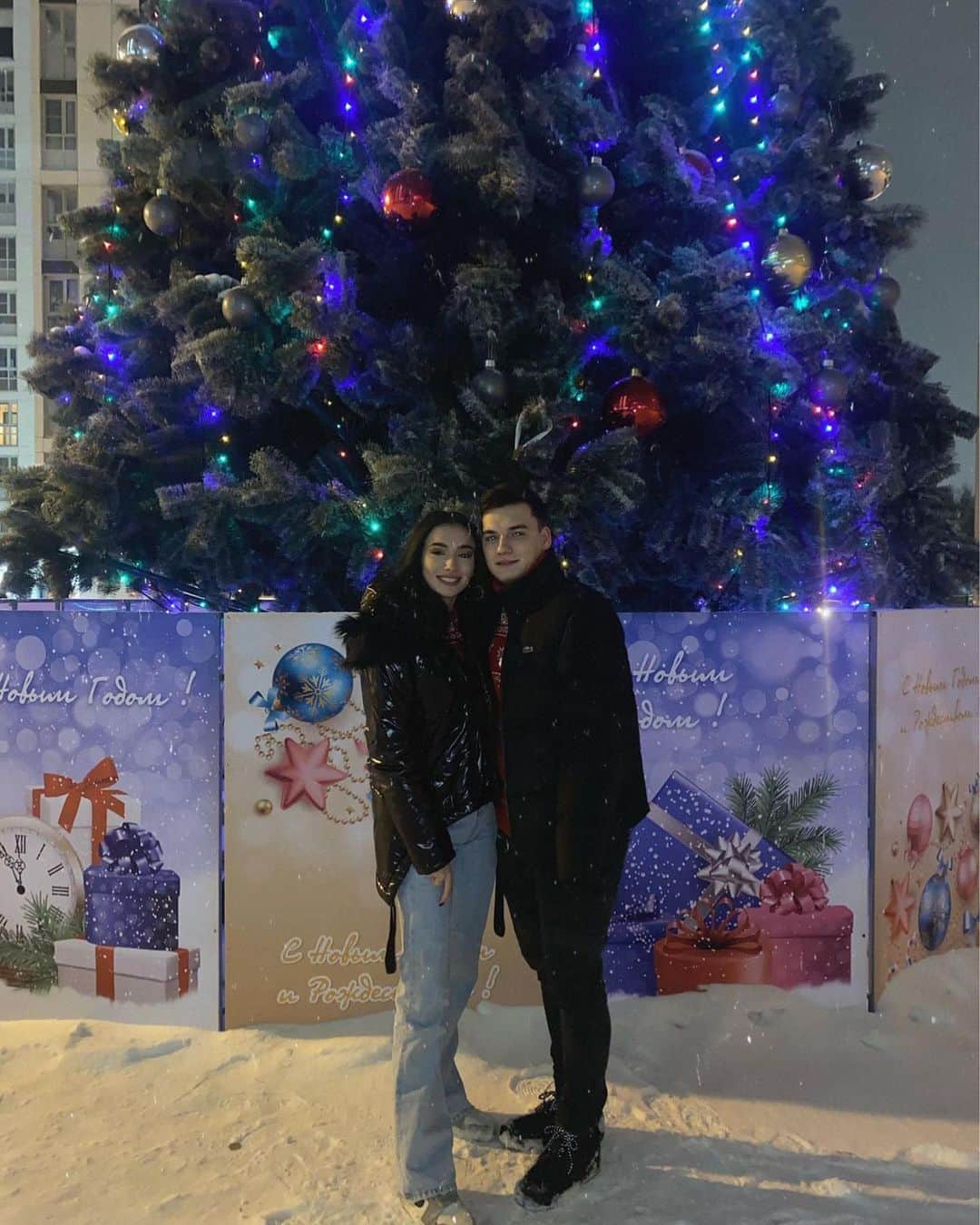 アディアン・ピトキーエフのインスタグラム：「❤️🎄」