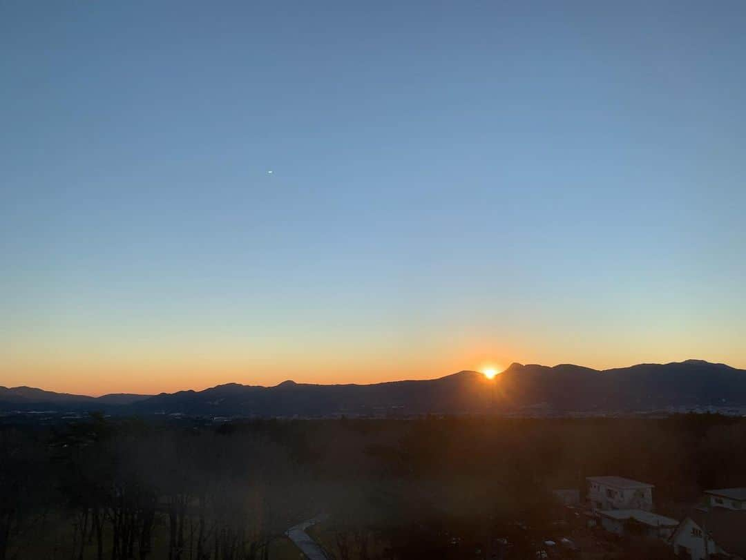 澤野大地のインスタグラム：「あけましておめでとうございます🌅 皆さんにとって、素晴らしい一年になりますように。」